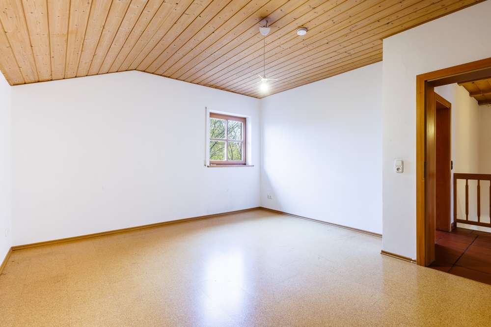 Immobilie in Engelsberg - Schönes Einfamilienhaus mit Garten, Terrasse und Doppelgarage–ruhige Familienidylle im Chiemgau - Bild 7