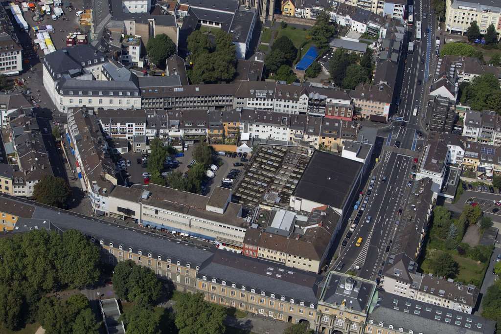 Vorvertrieb |  Stilvoller Erstbezug | 81 m² | Kernsaniert | Im Herzen von Bonn am Unischloss