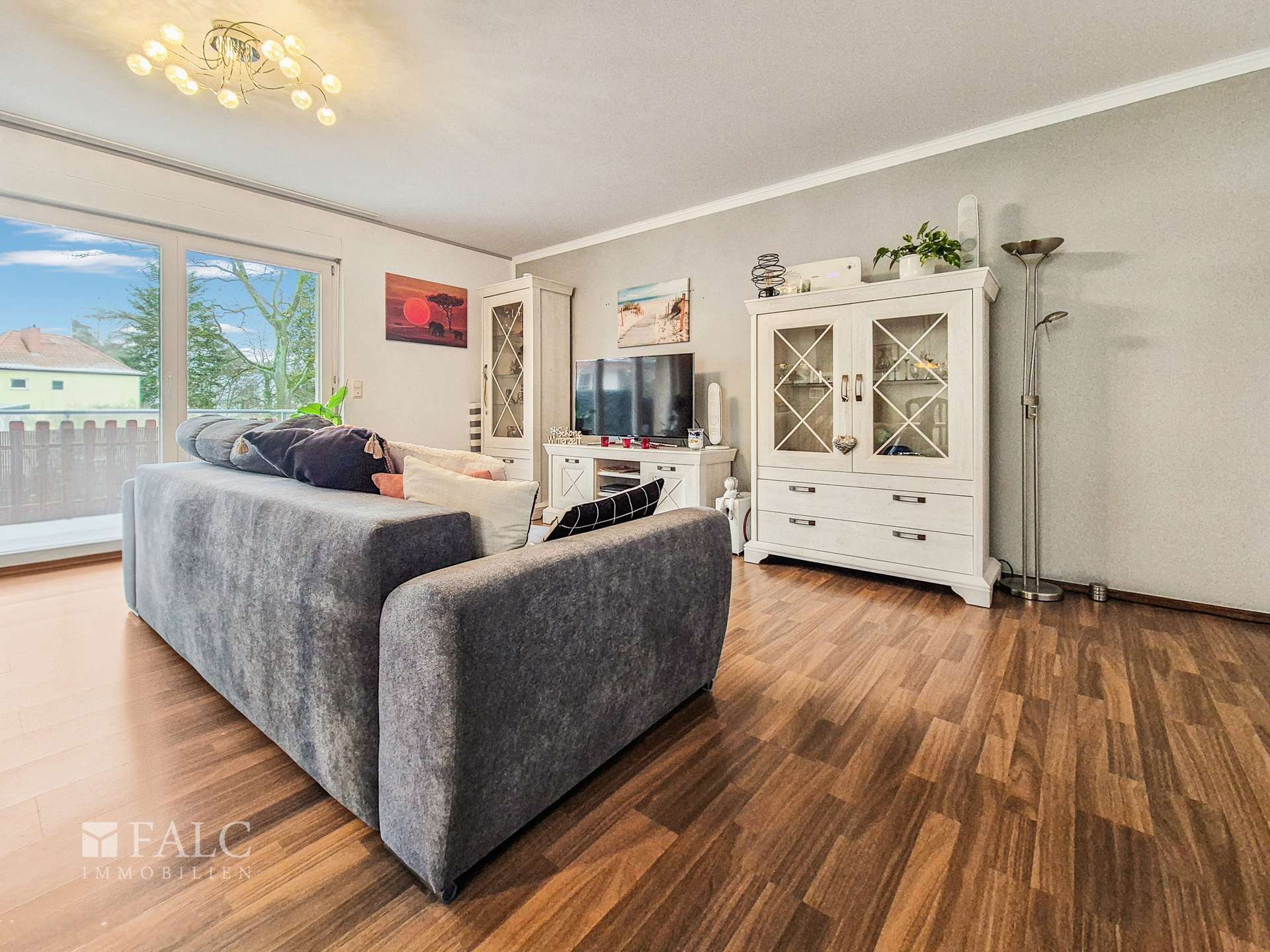 Immobilie in Eichwalde - Attraktive Eigentumswohnung mit Balkon - FALC Immobilien - Bild 1