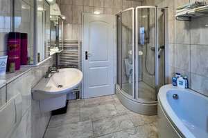 Property thumbnail 11