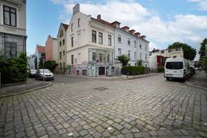 ***Charmantes Altbaujuwel im Bremer Viertel – MFH mit 3 Wohneinheiten und 2 davon freiwerdend – Die vollständige Adresse der Immobilie erhältst du vom Anbieter., 28203 Steintor, Bremen – Vorschaubild 1