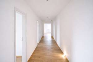 Vermietete 4,5-Zimmer-Dachgeschosswohnung mit Terrasse – kernsaniert in Hamm-Herringen – Die vollständige Adresse der Immobilie erhältst du vom Anbieter., 59077 Herringen, Hamm – Vorschaubild 2