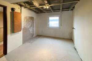NBG-EIBACH: KOMPLETT SANIERUNGSBEDÜRFTIGES 2-FAMILIEN-REIHENMITTELHAUS OHNE GARAGE IN RUHIGER LAGE – Riedenburger Straße 39, 90451 Röthenbach Ost, Nürnberg – Vorschaubild 37