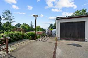Stilvoll modernisiertes Familiendomizil in bester Wohnlage von Reutlingen – Die vollständige Adresse der Immobilie erhältst du vom Anbieter., 72766 Reutlingen-Mitte, Reutlingen – Vorschaubild 10