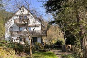 Tolles Haus mit Einliegerwohnung für Naturliebhaber!
Grundstück mit Bach !
Mehrgenerationenhaus – Die vollständige Adresse der Immobilie erhältst du vom Anbieter., 79410 Badenweiler – Vorschaubild 14