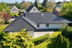 Exklusives Wohnhaus im Bungalowstil am Nationalpark Jasmund – Die vollständige Adresse der Immobilie erhältst du vom Anbieter., 18551 Lohme – Vorschaubild 2