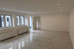 Großzügige Haus-in-Haus-Wohnung mit 328 m², eigenem Eingang und Tiefgarage in Düsseldorf