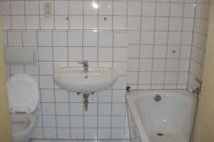 Großzügige 2-Zimmer mit Wannenbad und Laminat im Zentrum – Müllerstraße 26, 9113 Schloßchemnitz, Chemnitz – Vorschaubild 4