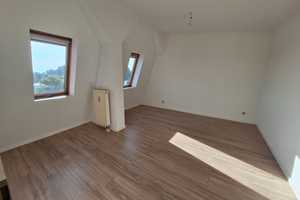 Über den Dächern der Stadt - Tolle Dachgeschosswohnung mit EBK! – Ackerstraße 18A, 39112 Magdeburg – Vorschaubild 3