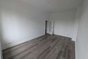Kinderfreundliche 4-Zimmer-Wohnung mit Balkon in Krefeld – Weyerhofstraße 3, 47803 Inrath/Kliedbruch, Krefeld – Vorschaubild 7