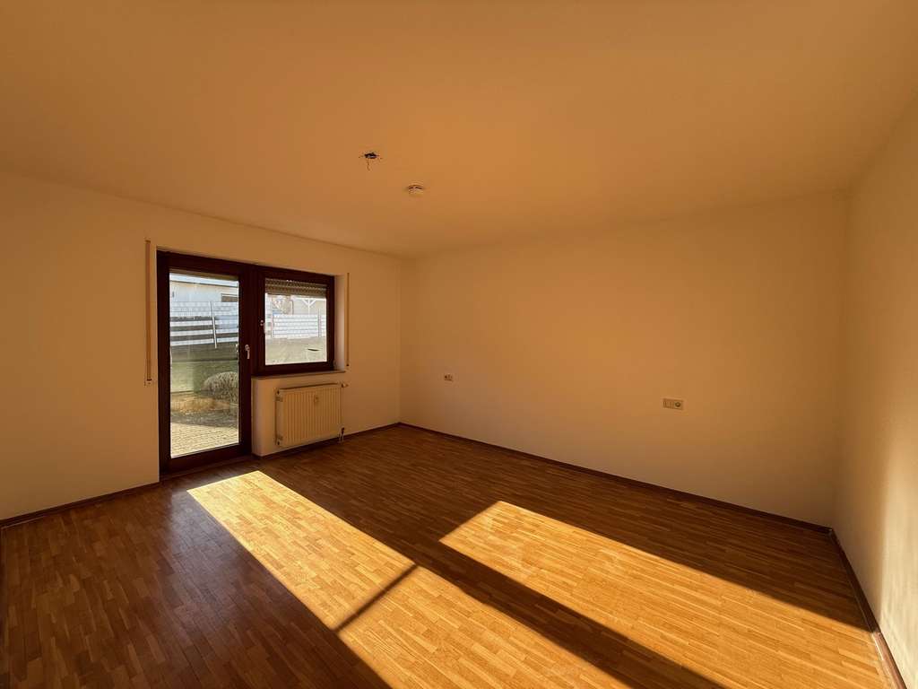 Immobilie in Obrigheim - Marko Winter Immobilien - Obrigheim: Gepflegtes 3-Familienhausin ruhiger Wohnlage - Bild 1