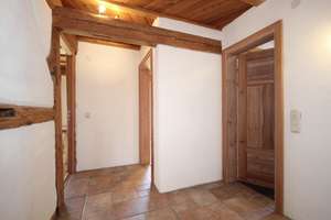 Holz, Wärme, Wohlgefühl – Aussergewöhnliche 4-Zimmer-Wohnung mit Kachelofen und zwei Balkonen – Die vollständige Adresse der Immobilie erhältst du vom Anbieter., 72149 Neustetten – Vorschaubild 19