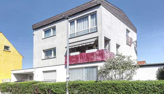 Bild von Mainz Hechtsheim # großes Wohnhaus mit Nebenflächen, Garten und Garage
