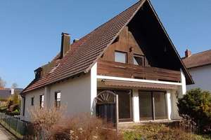 Attraktives Ein- oder Zweifamilienhaus – Die vollständige Adresse der Immobilie erhältst du vom Anbieter., 86482 Aystetten – Vorschaubild 1