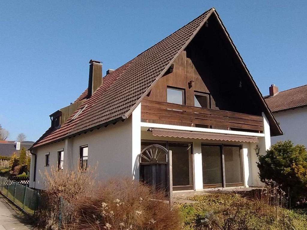 Immobilie in Aystetten - Attraktives Ein- oder Zweifamilienhaus - Bild 0