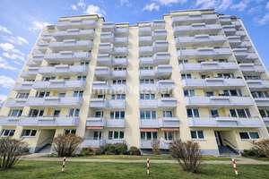 *Großzügige Wohnung mit Balkon & Tiefgarage in München-Perlach*