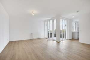 Attraktive 2-Zimmer Wohnung I Erstbezug nach Sanierung I Küche I Balkon – Idastraße 12, 13156 Niederschönhausen, Berlin – Vorschaubild 2