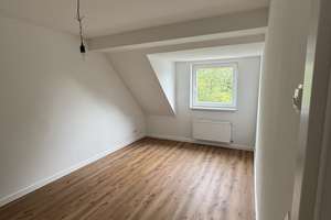 Sanierte Dachgeschosswohnung in Hamburg-Heimfeld inkl. großem Spitzboden – Alter Postweg 72, 21075 Heimfeld, Hamburg – Vorschaubild 5