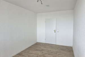 Traumhafter Ausblick: 3-Zimmer-Wohnung mit Küche und Balkon im 10. OG – Carl-Lepper-Straße 10, 68623 Lampertheim – Vorschaubild 12