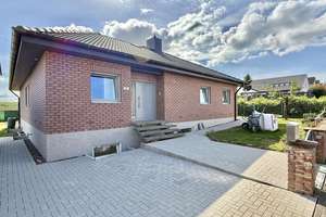 Traumhaus am Feldrand! Sonnige Weitblicke. Mit wohnfertig ausgebautem Keller / Praxis / Büro – Die vollständige Adresse der Immobilie erhältst du vom Anbieter., 64823 Groß-Umstadt – Vorschaubild 3