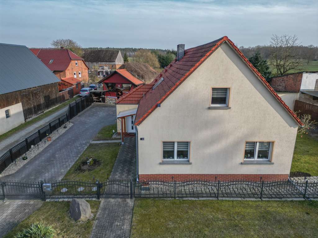 Immobilie in Groß Pankow (Prignitz) - Ankommen und wohlfühlen: Liebevoll renoviertes Familienhaus mit Kamin in ruhiger Lage - Bild 2