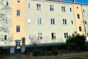 Charmante 2-Zimmer-Wohnung im 1. Obergeschoss mit Potenzial in gepflegtem Altbau – Olbersstraße 51G, 10589 Charlottenburg, Berlin – Vorschaubild 2