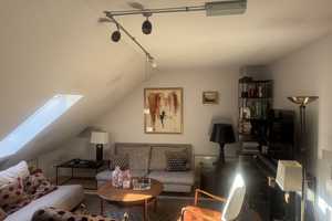 Stilvolle 3-Zimmer-Dachgeschosswohnung mit gehobener Innenausstattung in Hamburg Harvestehude – Hamburg – Vorschaubild 1