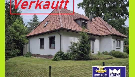 Bild von Walmdach Winkelbungalow mit Teilkeller, Doppelgarage, in begehrter Lage in Fahrenhorst 