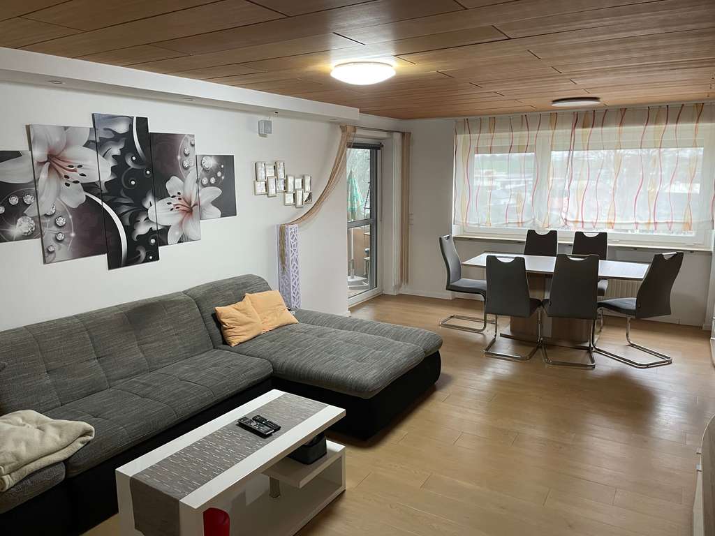 Immobilie in Flein - Flein: Großzügige 4,5 Zimmer Wohnung mit Einzelgarage und EBK - Bild 1