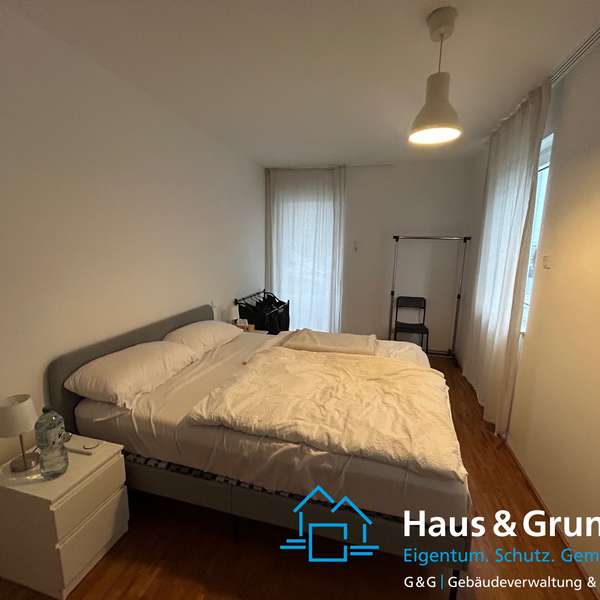 *** schöne 2-Zimmer-Wohnung mit Terrasse, Einbauküche und Stellplatz, nähe Campus/Klinikum ***