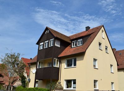 Schöne, helle 3,5 Zi. Galleriewohnung mit Carport in Nbg.-Großgründlach