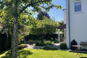 Charmante Doppelvilla in München-Solln, mit Traumgarten und viel Platz für die Familie – Die vollständige Adresse der Immobilie erhältst du vom Anbieter., 81477 Solln, München – Vorschaubild 3