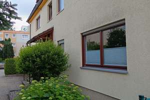 4-Zimmer-Dachgeschosswohnung mit großem Südbalkon, Garage und eigenem Gartenanteil in Lichtenrade