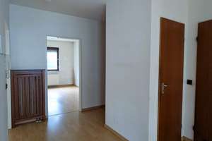 Eigenheim gesucht? Helle 3-Zimmerwohnung mit Balkon und Garage! – Wallstadter Str. 52, 68259 Feudenheim, Mannheim – Vorschaubild 3