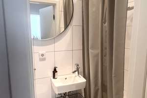* STILVOLLE 2 1/2  ZIMMER ALTBAUWOHNUNG NÄHE LANDTAG & HAFEN** – Fürstenwall xx, 40219 Unterbilk, Düsseldorf – Vorschaubild 15