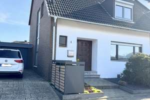 Komplett modernisierte Doppelhaushälfte mit Garten – Rochusstrasse 242, 41179 Rheindahlen-Land, Mönchengladbach – Vorschaubild 2