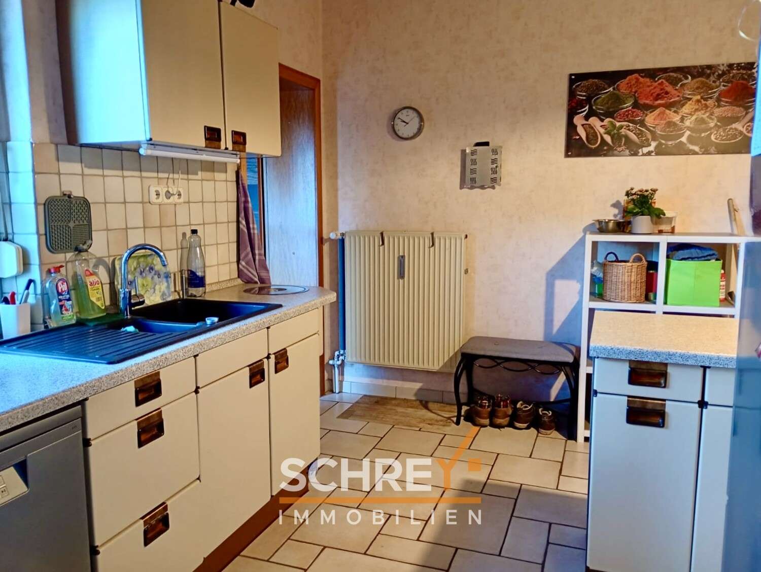 Immobilie in Bramsche - Vielseitige Hofstelle mit zwei Wohneinheiten, Nebengebäuden und 10.023 m² Grundstück - Bild 1