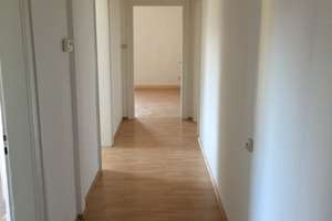 ruhige schöne 3-Zi -Wohnung, hell, Balkon
