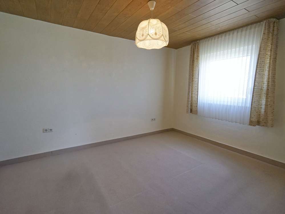 Immobilie in Bestwig - Ihr Familiennest in ruhiger Lage – Doppelhaushälfte mit Charme und Gestaltungsspielraum - Bild 2