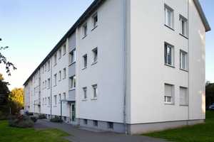 3 ZKB mit Balkon in Oberzwehren! – Unter dem Riedweg 8, 34132 Kassel – Vorschaubild 1
