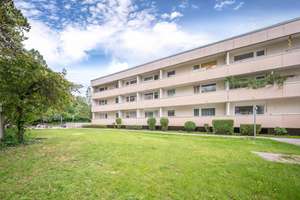 Charmantes Apartment (2. OG) mit großem Balkon, grünem Ausblick und Westpark-Nähe – Die vollständige Adresse der Immobilie erhältst du vom Anbieter., 80686 Land in Sonne, München – Vorschaubild 1
