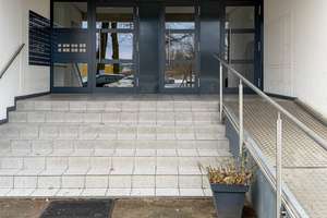 3-ZI-EG-Wohnung mit Balkon und PKW-Stellplatz in BI-Senne – Die vollständige Adresse der Immobilie erhältst du vom Anbieter., 33659 Senne, Bielefeld – Vorschaubild 2