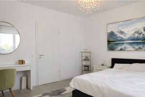 Viel Platz in Hahnwald: 4-Zimmer-Wohnung mit 141 m² – Die vollständige Adresse der Immobilie erhältst du vom Anbieter., 50935 Hahnwald, Köln – Vorschaubild 2