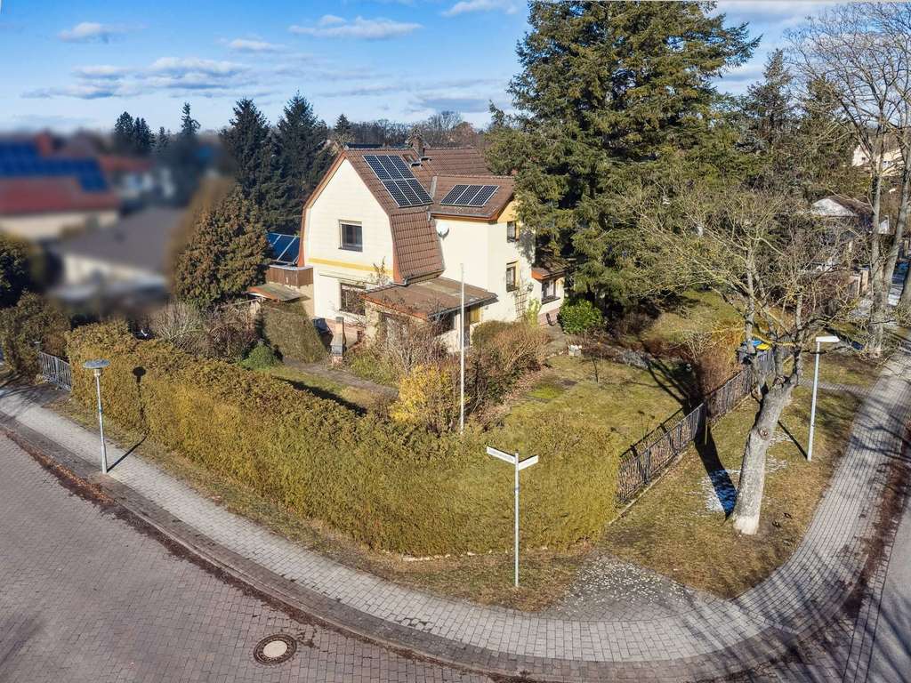 Immobilie in Brieselang - KENSINGTON - Exklusiv - Attraktives Altbau-Einfamilienhaus zentral in Brieselang - Bild 0