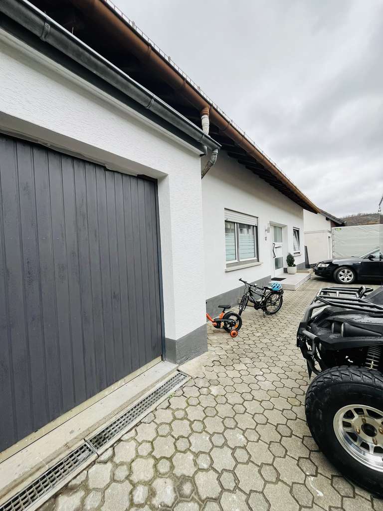 Immobilie in Oberheimbach - Großzügiges MFH mit 3 Eigentumswohnungen 6,22% Renditepotenzial  - Bild 1