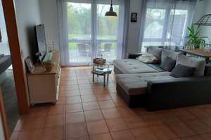 Tolle Terrassenwohnung mit zwei Zimmern und Einbauküche