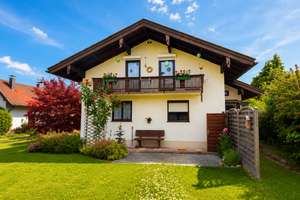 UNVERBAUBARER BERGBLICK: Einfamilienhaus auf 800 m² Traumgrundstück in Ortsrandlage – 83224 Grassau – Vorschaubild 2