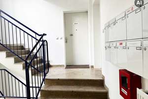 RUHIGE LAGE - FUSSBODENHEIZUNG, AUFZUG & TIEFGARAGEN-STELLPLATZ - ZUR ZEIT VERMIETET – 10551 Moabit, Berlin – Vorschaubild 2