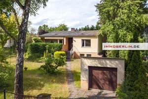 IMMOBERLIN.DE - Reizvoller Bungalow mit Potenzial in Premiumlage beim Tegeler Fließ – Die vollständige Adresse der Immobilie erhältst du vom Anbieter., 13467 Hermsdorf, Berlin – Vorschaubild 2