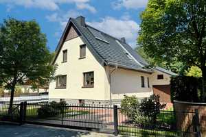 *** RESERVIERT *** modernisiertes & sehr gepflegtes Einfamilienhaus mit Garten in gefragter und ruhi – Elbe-Elster (Kreis) – Vorschaubild 2